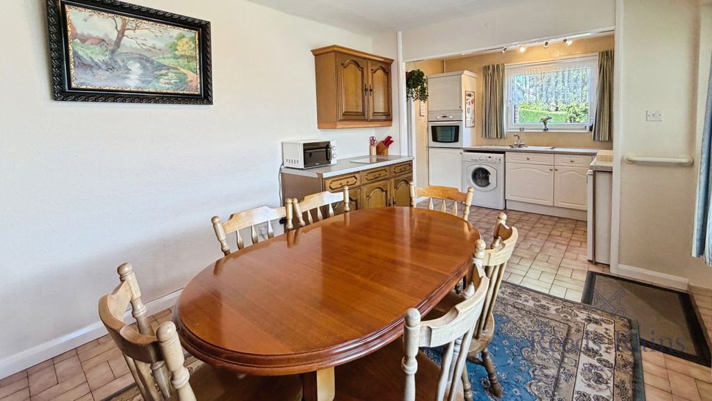 Property photo 3 of 17 Kitchen/Diner