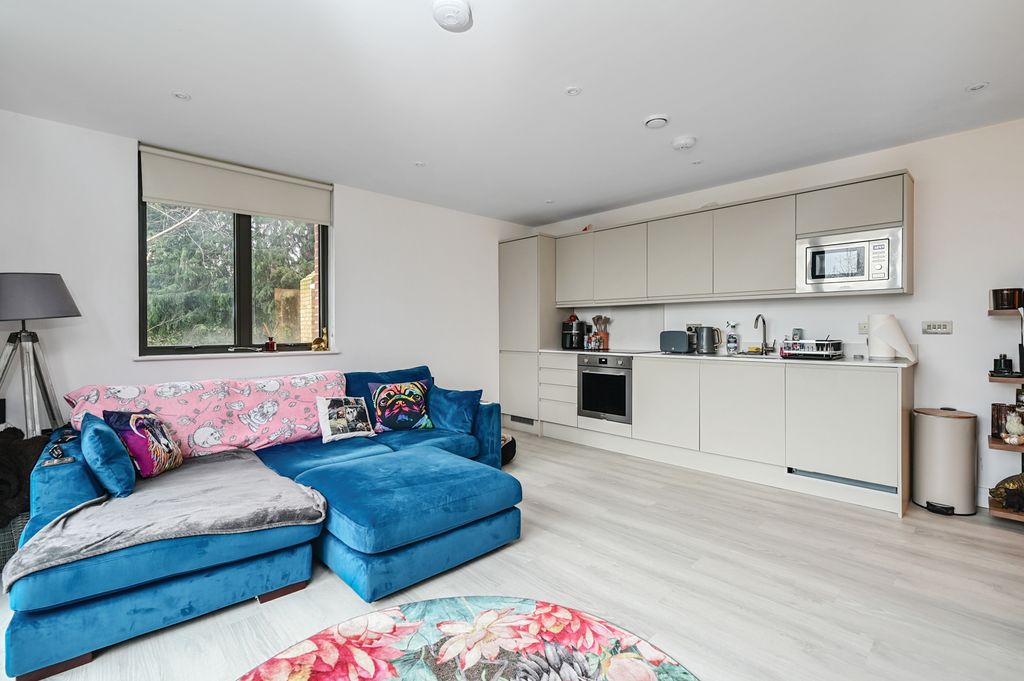 Property photo 1 of 7 Living Area/Kitchen