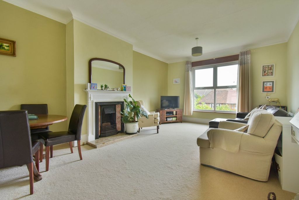 Property photo 2 of 13