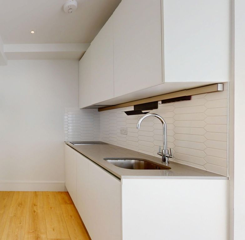 Property photo 2 of 20 Kitchen