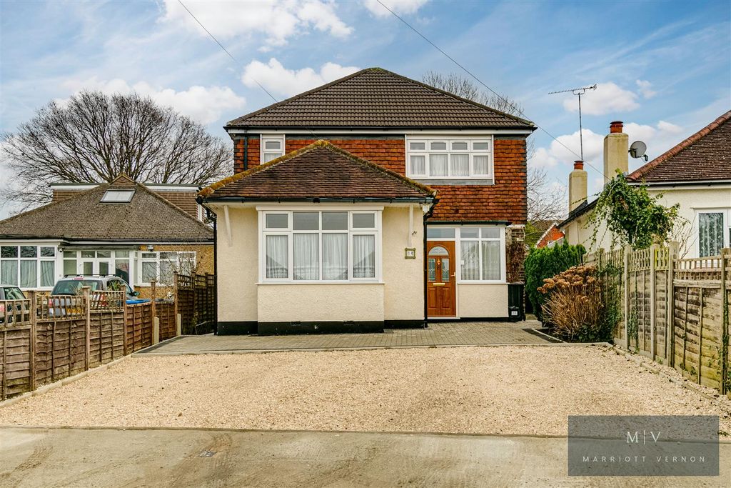Property photo 1 of 20 Woodmere Close 14 MV-22.Jpg