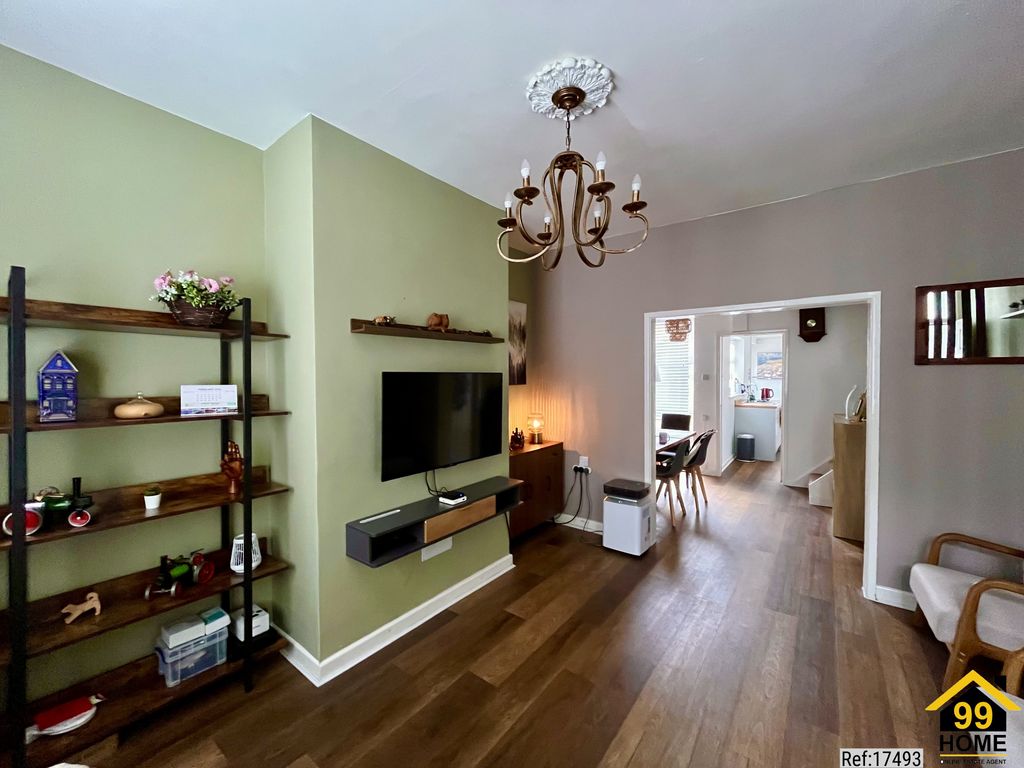 Property photo 2 of 17 Photo 1