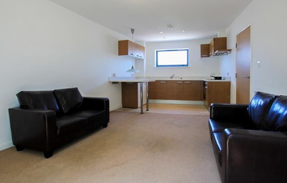 Property photo 1 of 8 22 Radyr Place Lr-8.Jpg