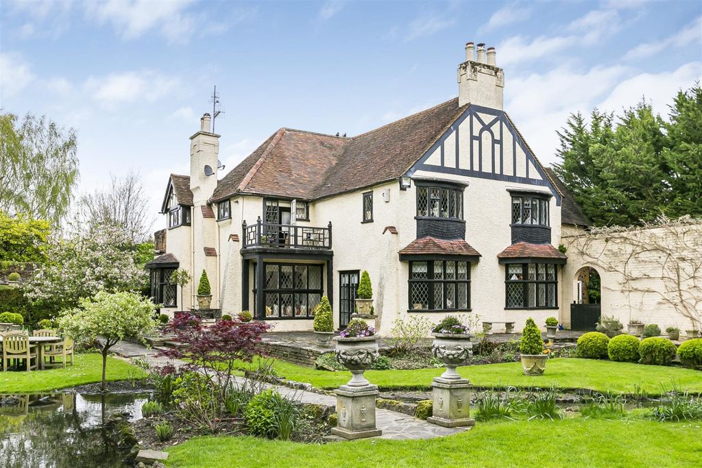 Property photo 1 of 34 6098721