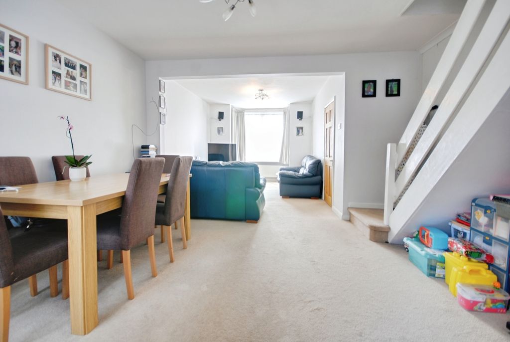 Property photo 3 of 9 Pbox-Dining_Room-318771.Jpg