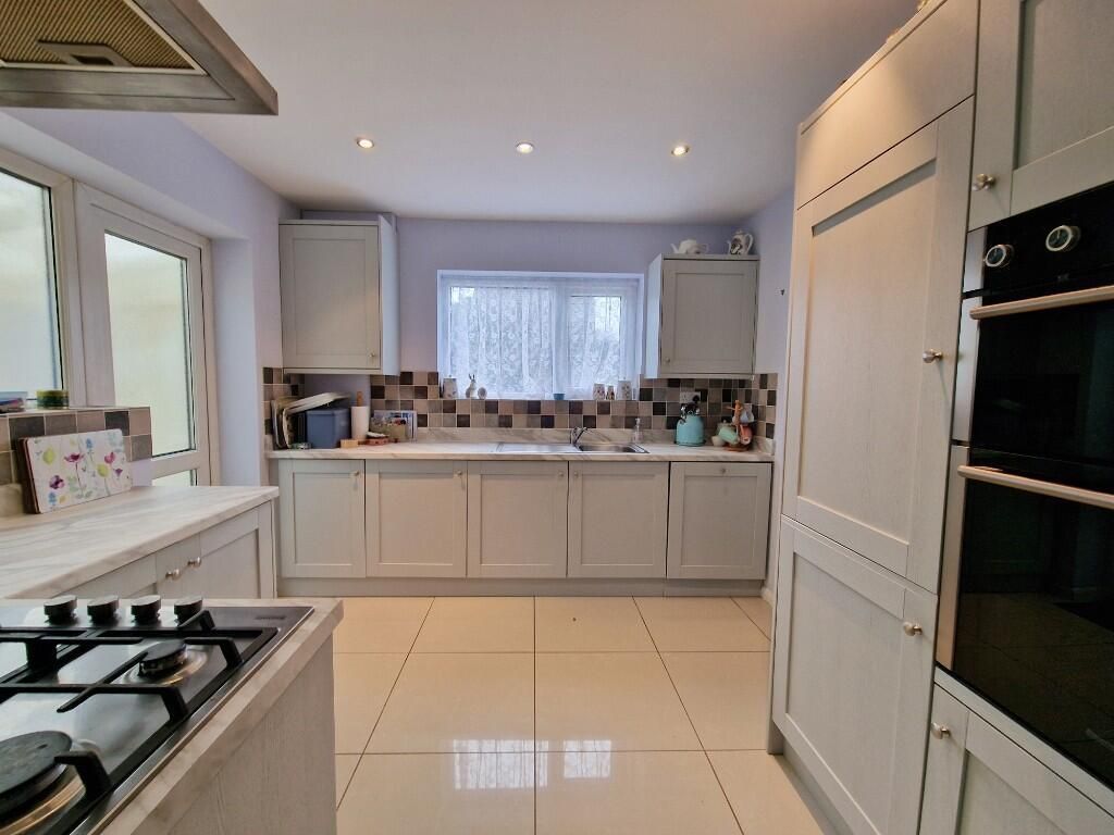 Property photo 3 of 10 3.Jpeg