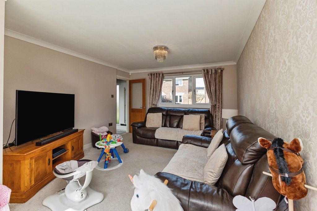 Property photo 3 of 17 Pbox-Img.Jpg