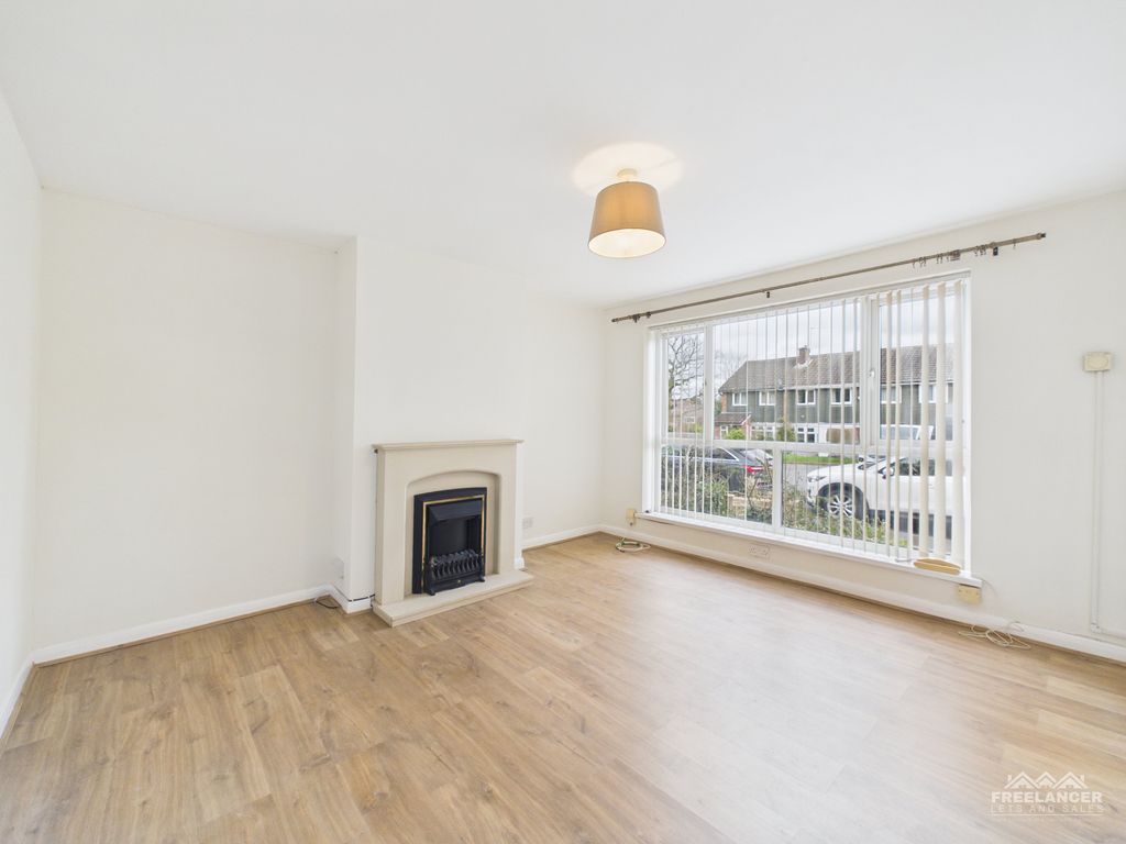 Property photo 2 of 10 Living Room