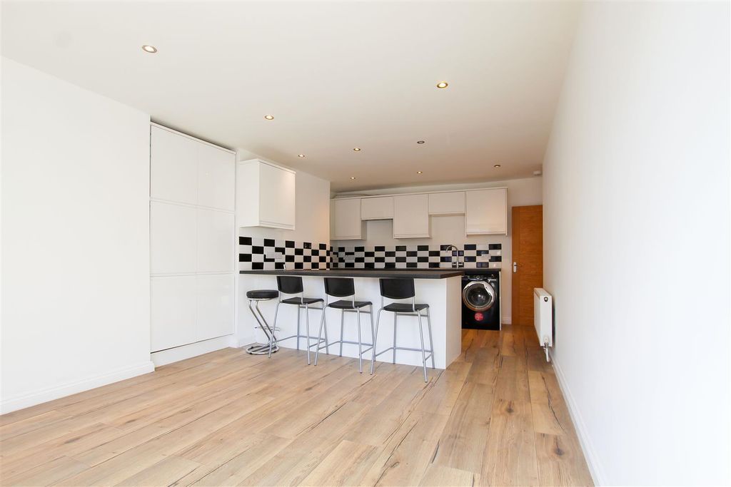 Property photo 2 of 12 Img_8574.Jpg