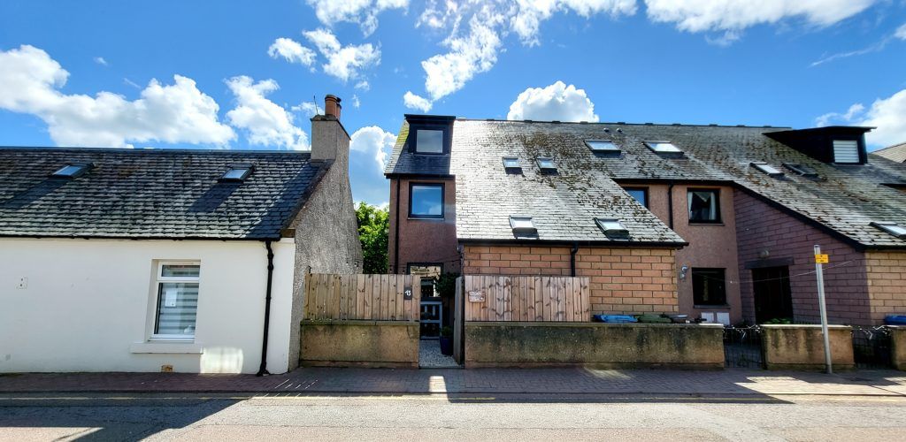 Property photo 3 of 32