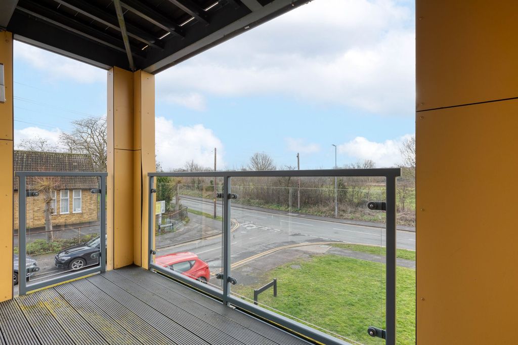 Additional image 6 of 2 bed flat for saleAllwoods Place, Hitchin SG4