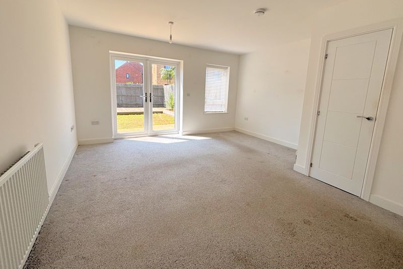 Property photo 3 of 10 Lounge