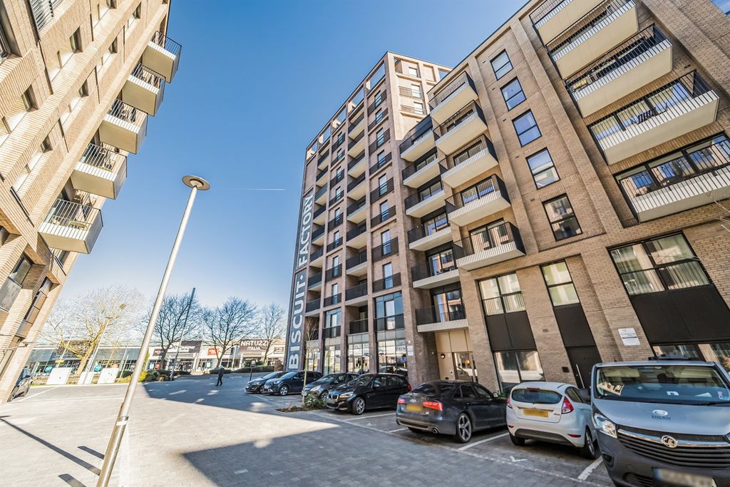 Property photo 1 of 9 (Main)