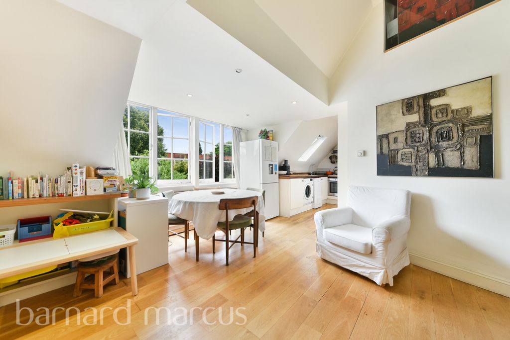 Property photo 2 of 9 Front