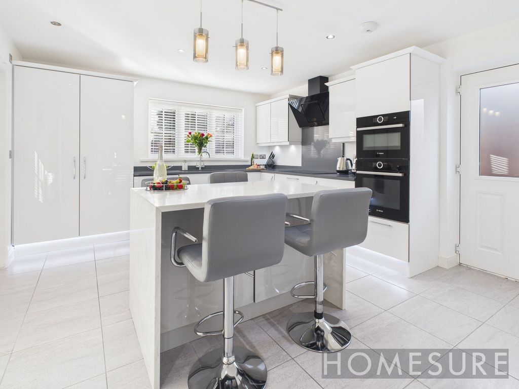 Property photo 3 of 22 Kitchen