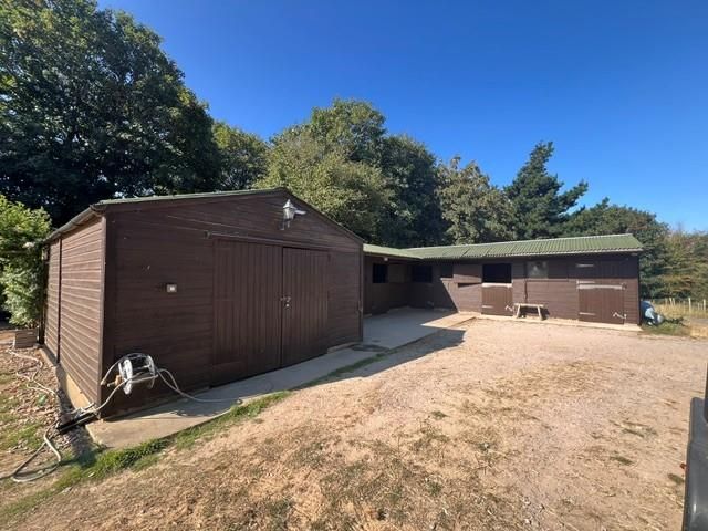Property photo 3 of 18 Photo 3.Jpg