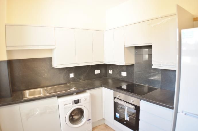 Property photo 2 of 6 Kitchen