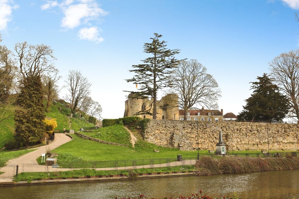 Property photo 3 of 18 Pbox-Img.Jpg