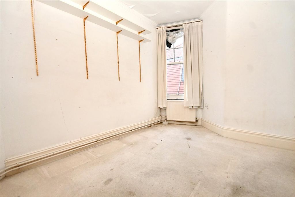 Additional image 9 of 5 bed flat for saleHartington Place, Eastbourne BN21