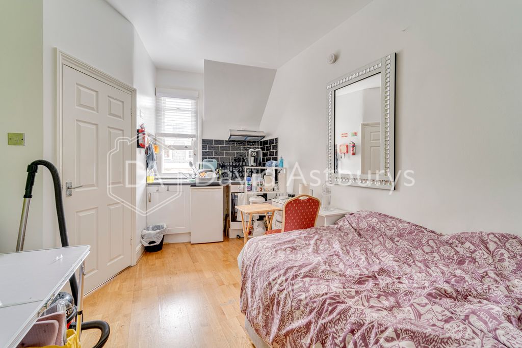 Property photo 2 of 9 Ndb08145_Enfused