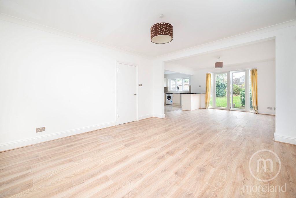 Property photo 3 of 14 4615572