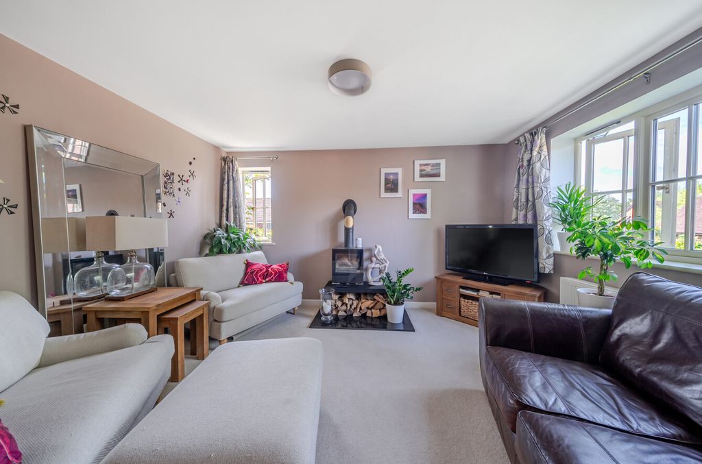 Property photo 2 of 13 1478452-1-6A31380...