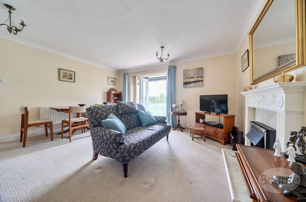 Property photo 2 of 18 Picture No. 21