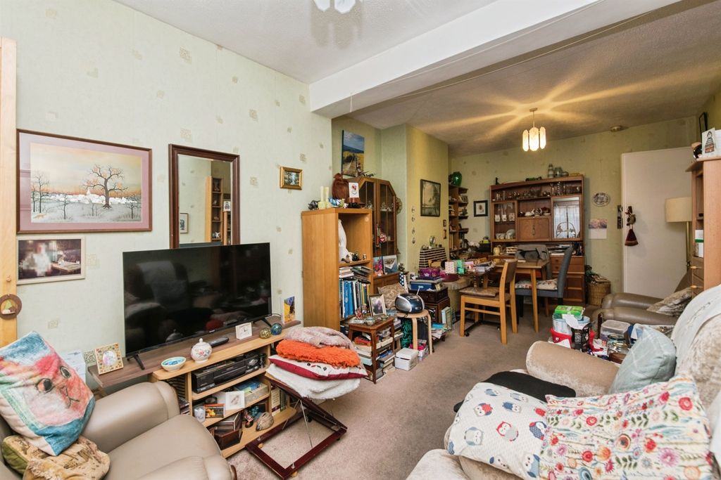 Property photo 3 of 21