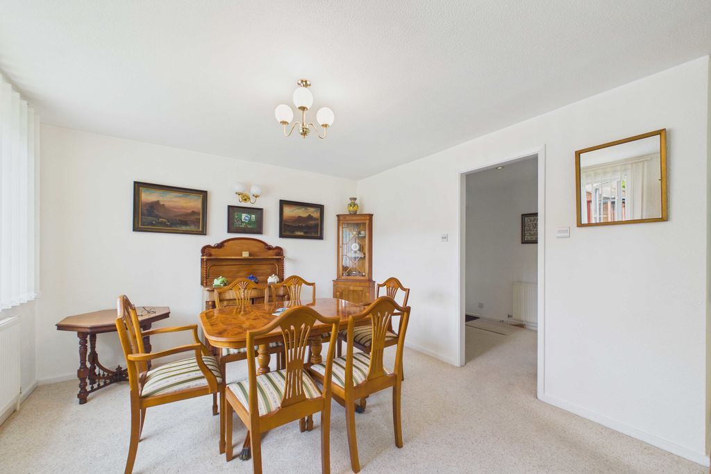 Property photo 3 of 18 Photo 12