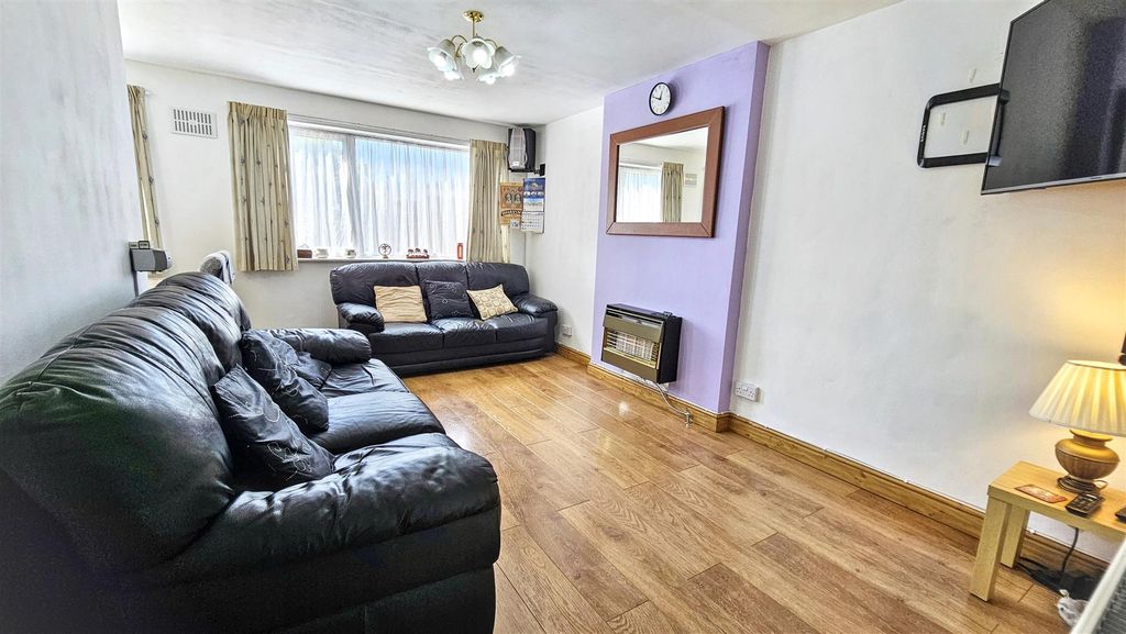 Property photo 2 of 13 1000005962.Jpg
