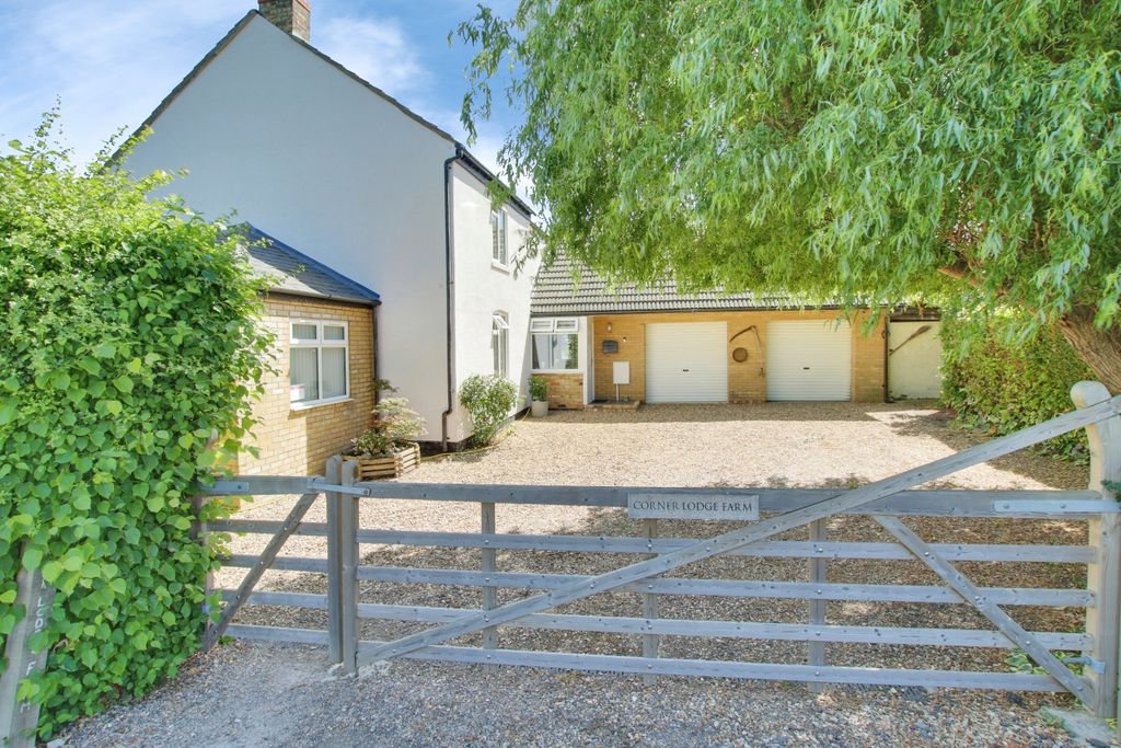Property photo 1 of 33