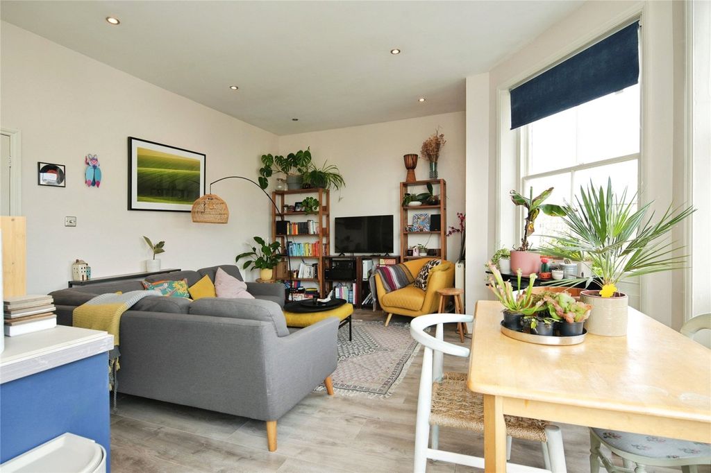 Property photo 3 of 23 Picture 3