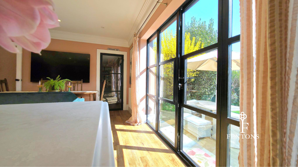 Property photo 3 of 37 Conservatory