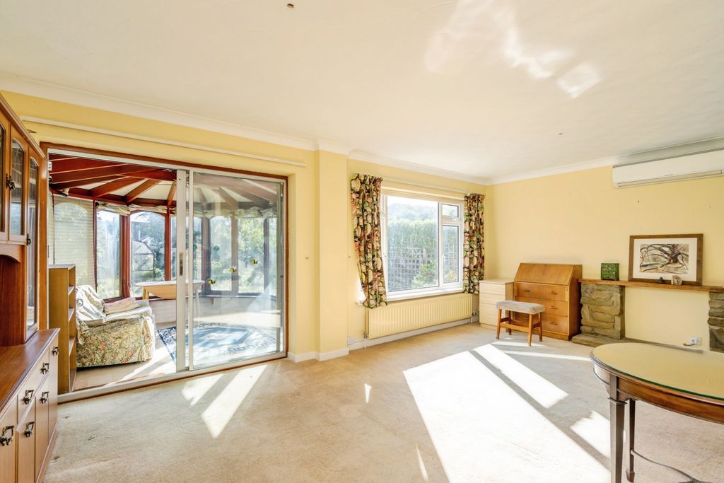 Property photo 3 of 17 Photo