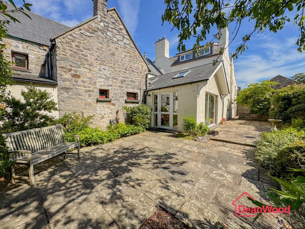 Property photo 3 of 47 3.Jpg