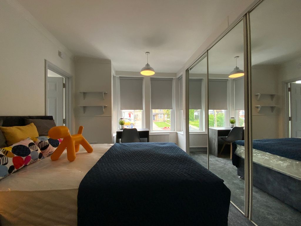 Property photo 1 of 6 Bedroom 3