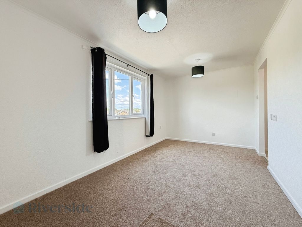 Property photo 3 of 11 Pbox-Img.Jpg