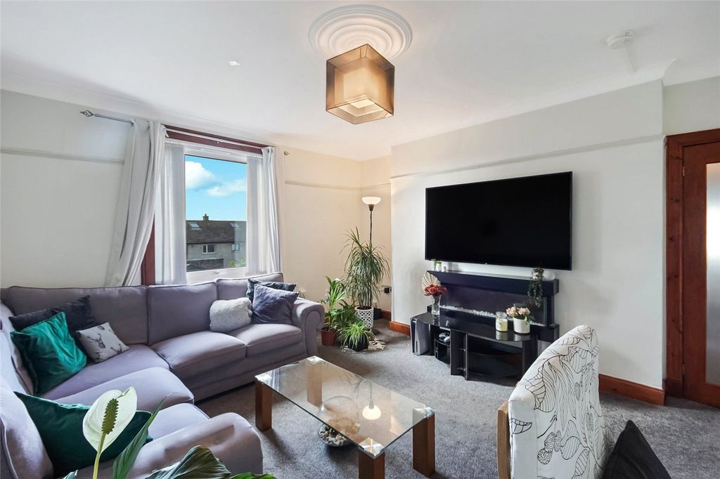 Property photo 2 of 23 Living Room