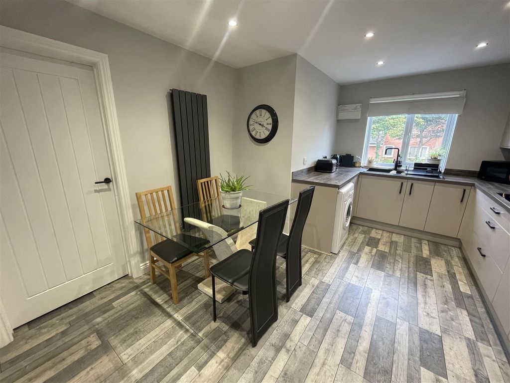Property photo 3 of 14 16 Auck 4.Jpg