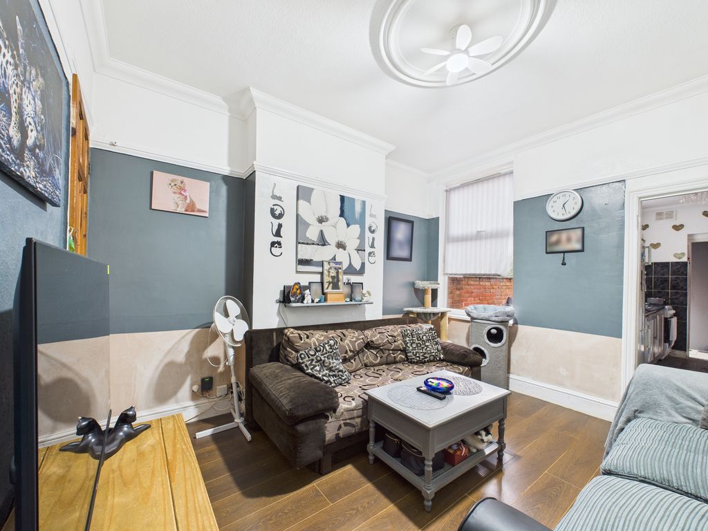 Property photo 3 of 12