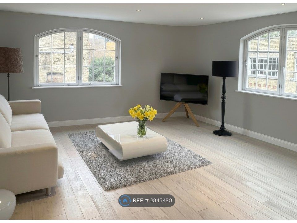 Property photo 2 of 7 Living Area