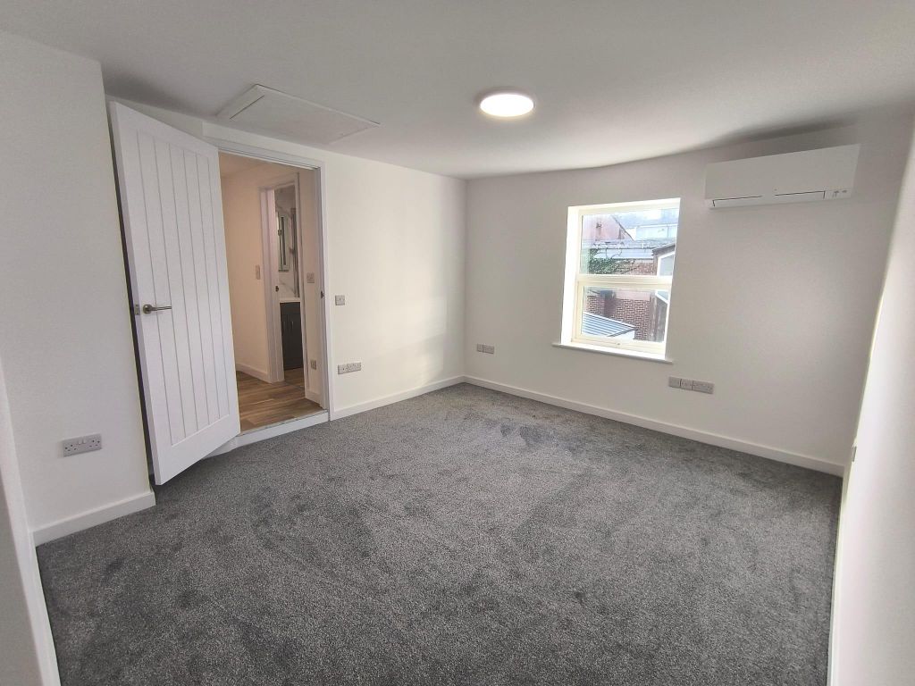 Property photo 3 of 8 Photo 2