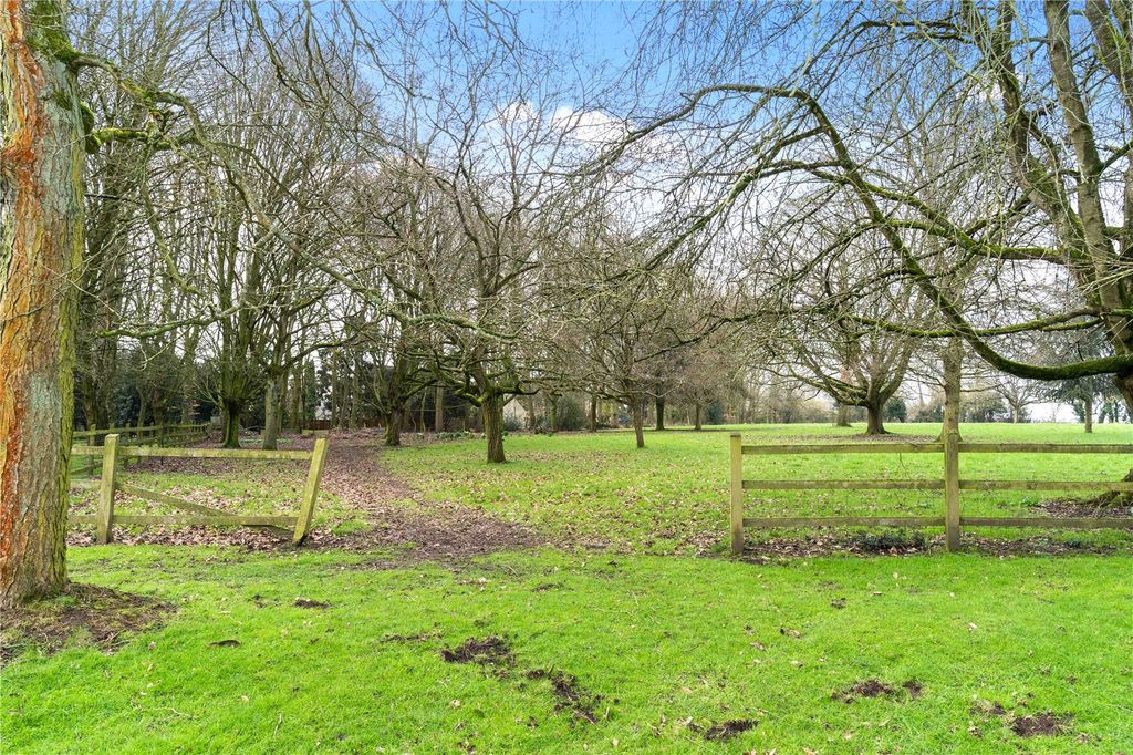 Property photo 2 of 32 Picture No. 02