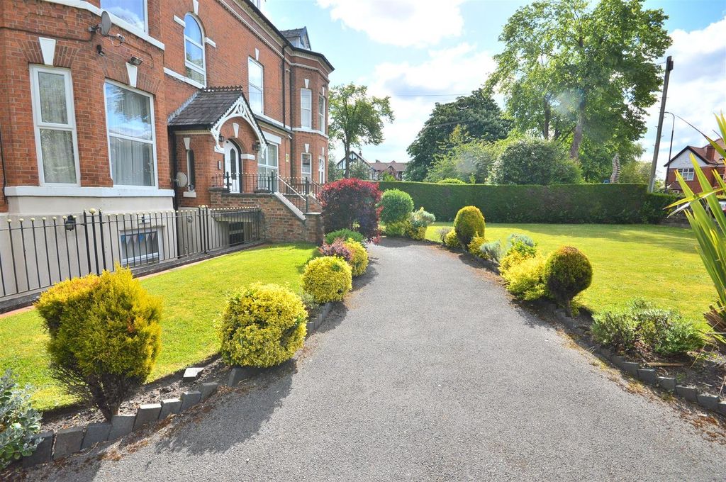 Property photo 3 of 14 Front