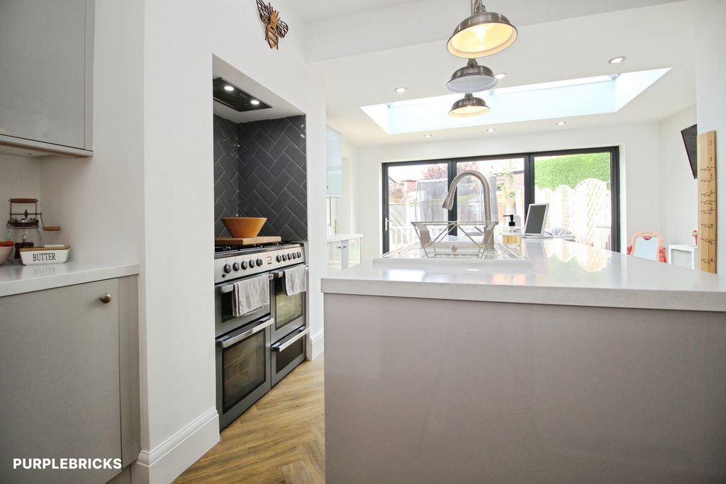 Property photo 3 of 24 Kitchen/Dining Room