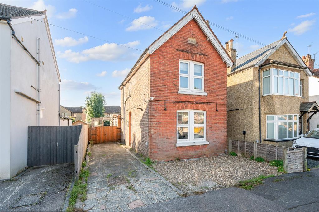 Property photo 2 of 20 Lyme Regis Road, 34- (20).Jpg