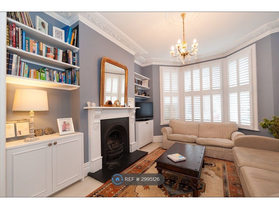 Property photo 1 of 27 Sitting Room