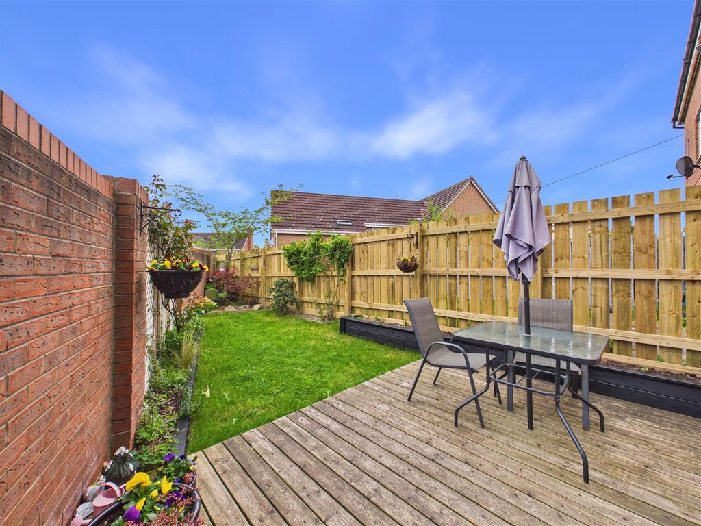 Property photo 3 of 19 Outside