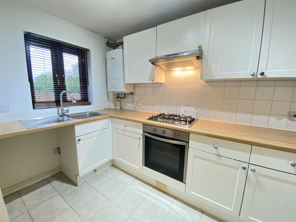 Property photo 2 of 17 Kitchen