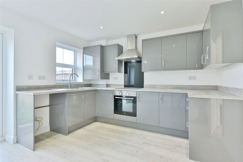 Property photo 3 of 14 Picture 3